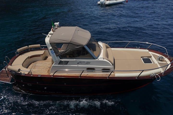 Private Capri & Positano Boat Tour: 8-Hour Couples Cruise from Sorrento photo 3