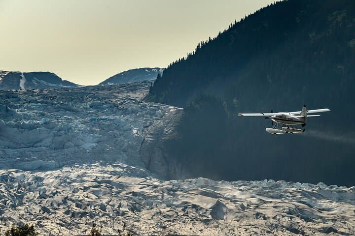 Taku Lodge Feast & 5-Glacier Seaplane Discovery from Juneau
