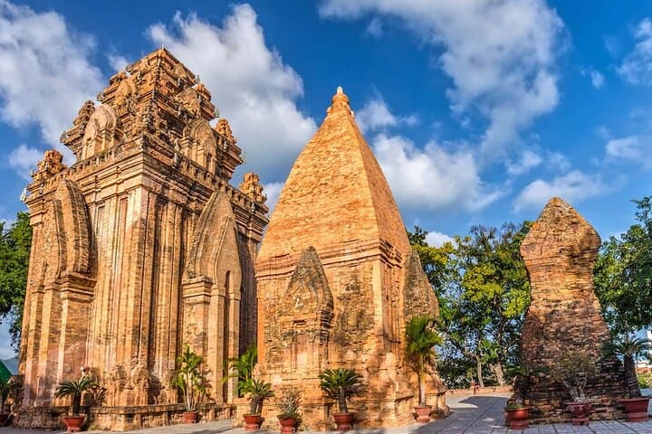 Half-Day Nha Trang Car Excursion: Hon Chong, Po Nagar & Long Son Pagoda photo 5