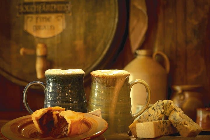 Hobbiton Small-Group Day Tour from Auckland — Hobbiton Movie Set & Alexander Farm photo 1