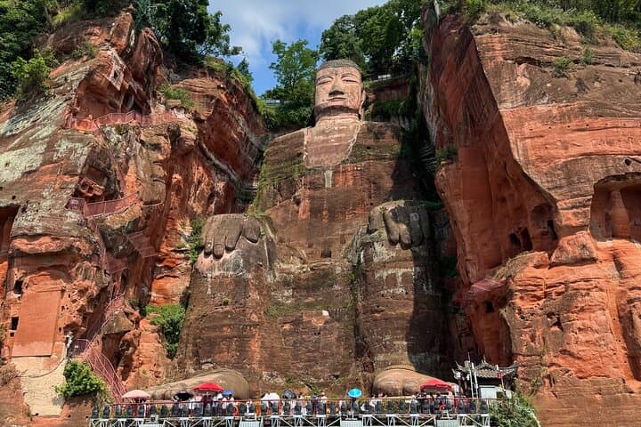 Chengdu Panda Base and Leshan Giant Buddha: Private Day Tour photo 3