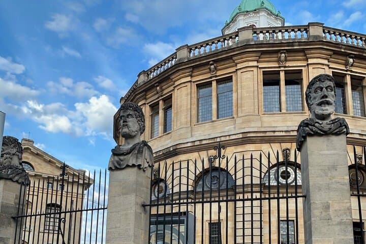 Oxford Pub Walk: Historic Pubs, Local Ales & Evening Walking Tour photo 6
