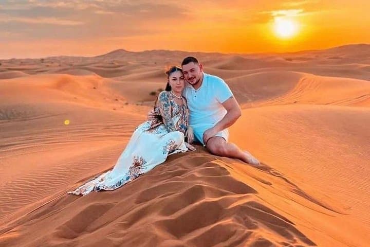Dubai Private Red Dunes Desert Safari: Dune Bashing, Sandboarding & BBQ Under the Stars photo 3