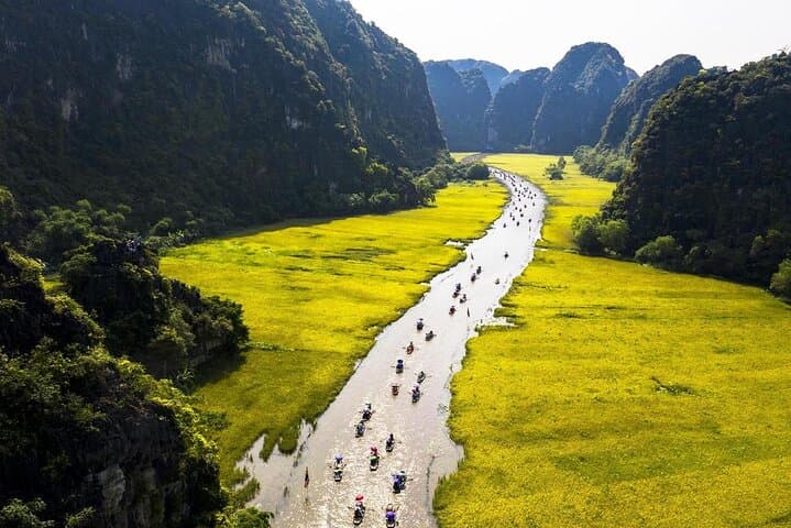Ninh Binh Heritage Day Trip: Hoa Lu, Trang An & Mua Cave from Hanoi photo 2