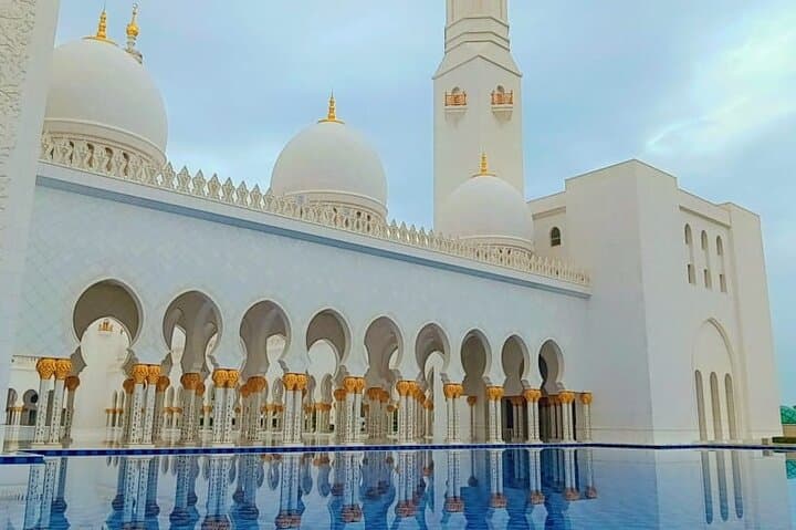 Abu Dhabi Full Day Sightseeing: Grand Mosque, Corniche & Cultural Highlights photo 3