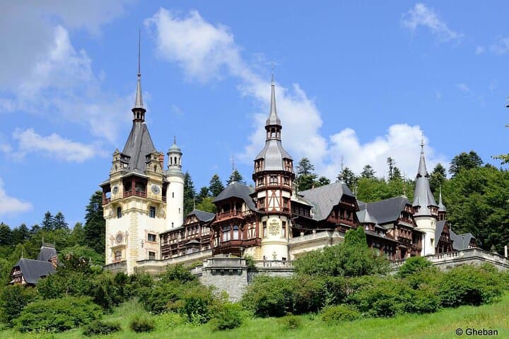 Transylvania Day Trip from Bucharest: Peleș, Bran & Brașov Premium Tour photo 3