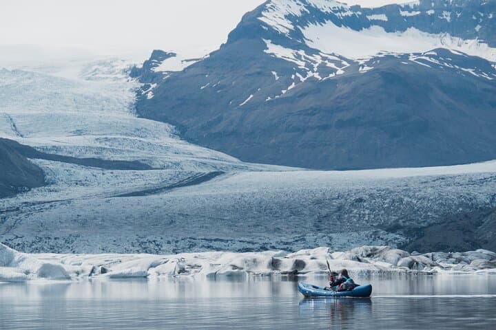 Heinabergslón Kayak and Hike: Packraft Iceberg Lake Adventure in Vatnajökull photo 1