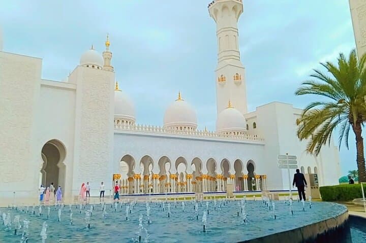 Abu Dhabi City Tour from Dubai — Full-Day Sightseeing & Sheikh Zayed Mosque Visit photo 3