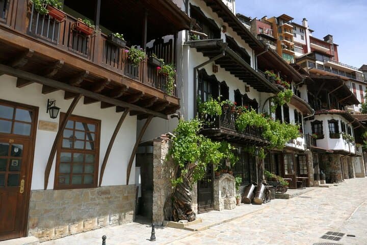 Explore Arbanassi and Veliko Tarnovo — Premium Small-Group Day Tour photo 3