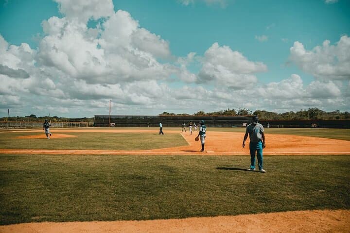 Curaçao Home Run Tour: Baseball Heritage & Willemstad City Walk