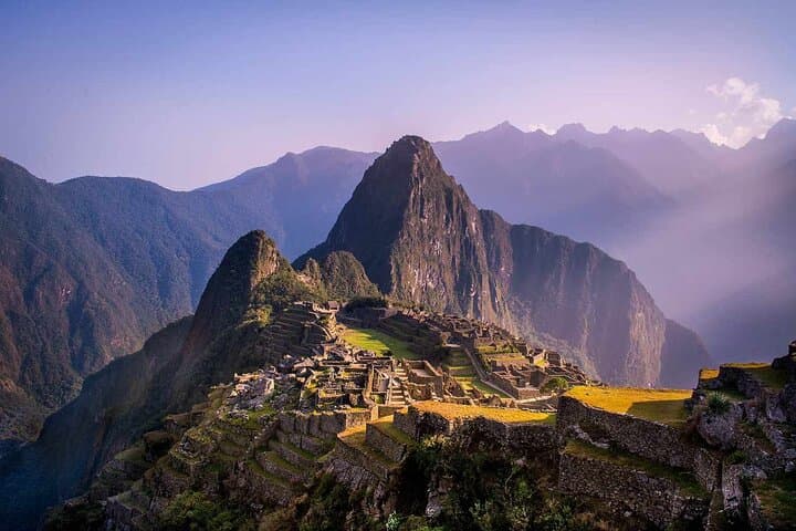 Cusco 5-Day Sacred Valley, Machu Picchu & Rainbow Mountain Adventure