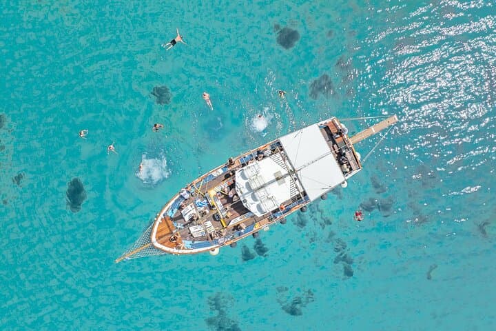 Koufonissia and Rina Cave Cruise with Onboard BBQ — Day Trip from Naxos photo 3