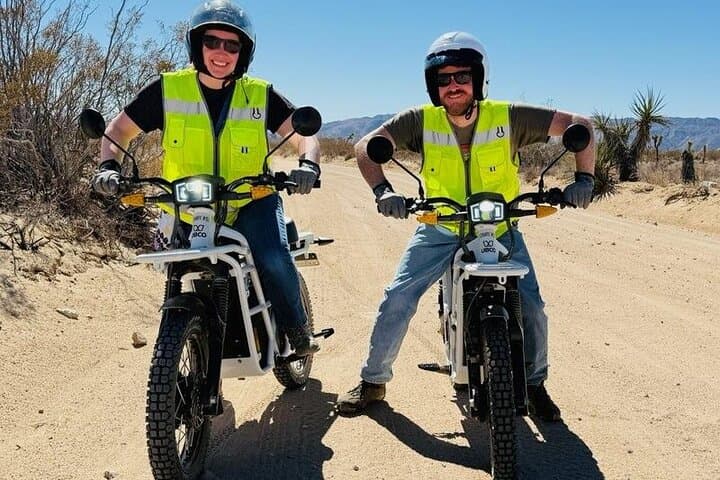 Guided Electric Motorbike Tour in Joshua Tree National Park — UBCO 2x2 Adventure Ride photo 4