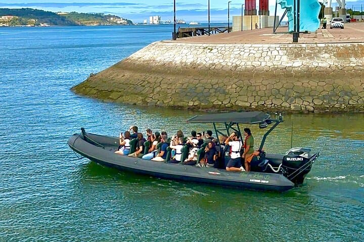 Fastboat Lisbon: 90-Minute Speedboat Tour on the Tagus from Praça do Comércio to Belém