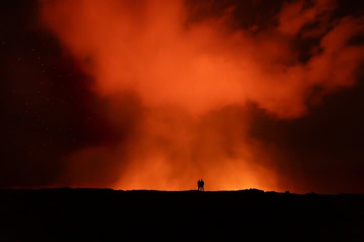 Exploring Hawaii’s Volcanic Heart: Hilo Excursion to Volcanoes, Akaka Falls & Black Sand Beach