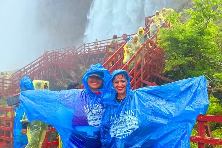 Maid of the Mist & Cave of the Winds Express: Niagara Falls Splash-and-Dash Morning Tour photo 6