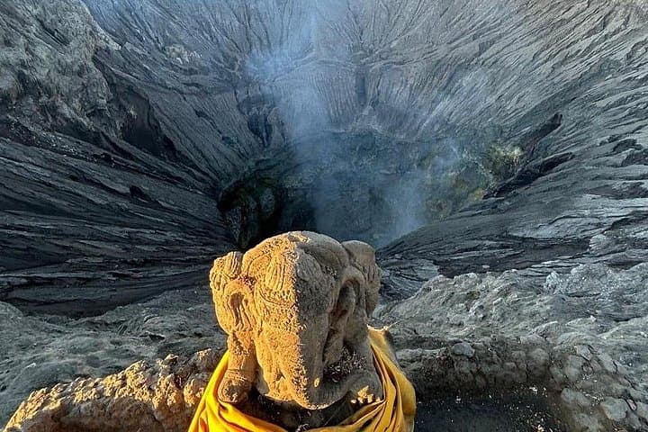 Bromo and Ijen 2-Day Volcano Sunrise Tour from Malang or Surabaya photo 3