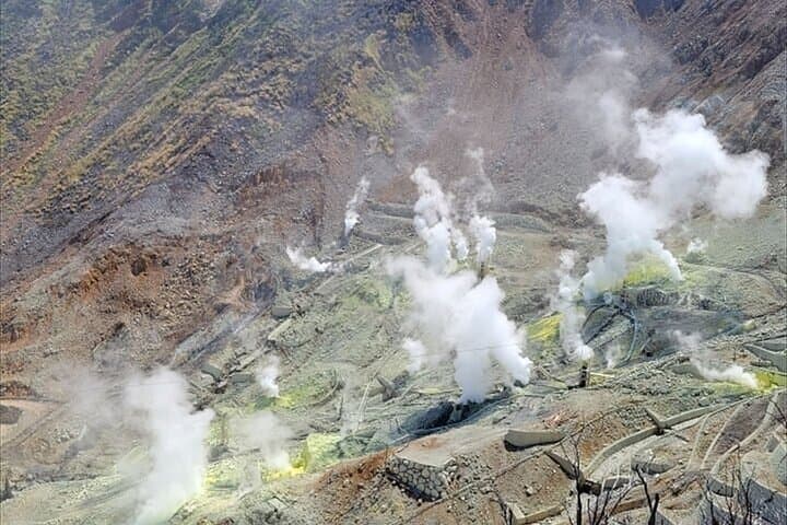 Hakone Owakudani & Lake Ashi Van Tour — Ropeway, Black Eggs & Pirate Ship Cruise photo 2