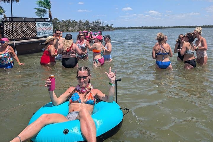 Fort Myers Beach Sandbar Cruise: 3-Hour Tiki Pub Getaway photo 4