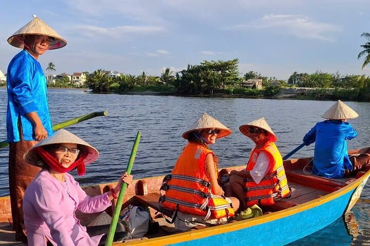 Da Nang Farming Bike Tour & Co Co River Local Food Experience photo 2