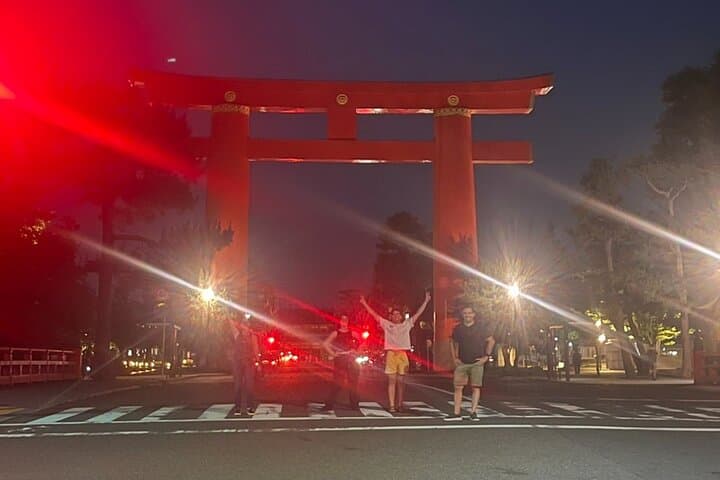 Night E‑Bike Tour of Kyoto: Temples, Canals & Lantern‑Lit Alleys photo 2
