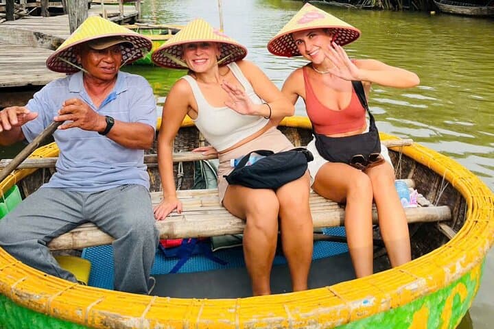 Coconut Basket Boat Ride in Cam Thanh — Paddle Traditional Vietnamese Basket Boats photo 5