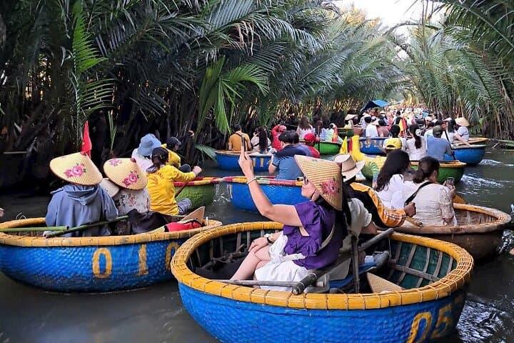 Coconut Basket Boat Ride in Cam Thanh — Paddle Traditional Vietnamese Basket Boats photo 6