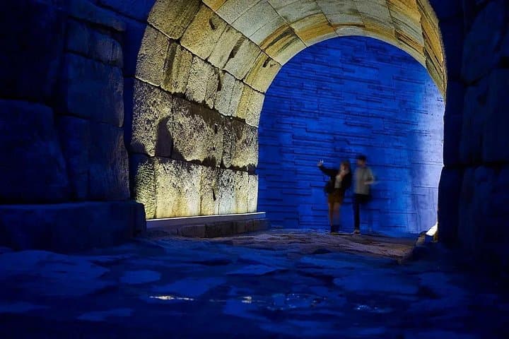Seoul Fortress Wall Walk on Naksan Mountain: Small-Group City Wall Tour photo 1