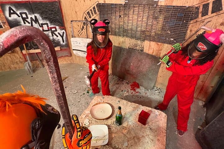 Smash Lab: Rage Room Experience in Downtown Honolulu photo 3