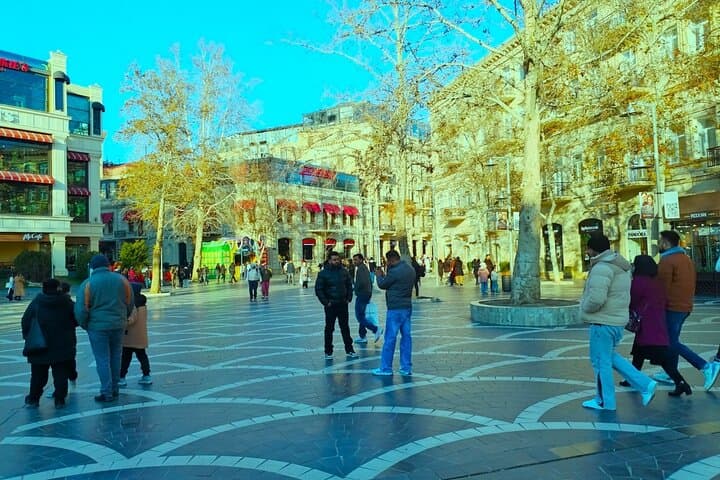 Full-Day Private Photography Tour in Baku: Old City, Heydar Aliyev & Upland Park photo 2