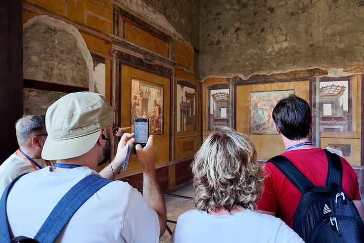 Pompeii Walking Tour: Real History of the Ruins photo 3