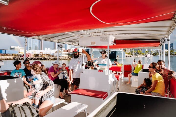 Waikiki Sea Safari: Dolphins, Turtles & Diamond Head Cruise photo 6