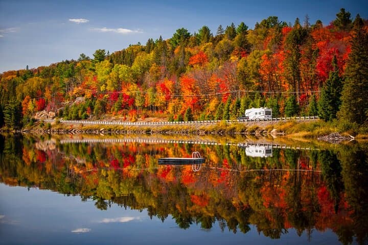 Toronto to Algonquin: 4-Day Small-Group Eastern Canada Escape