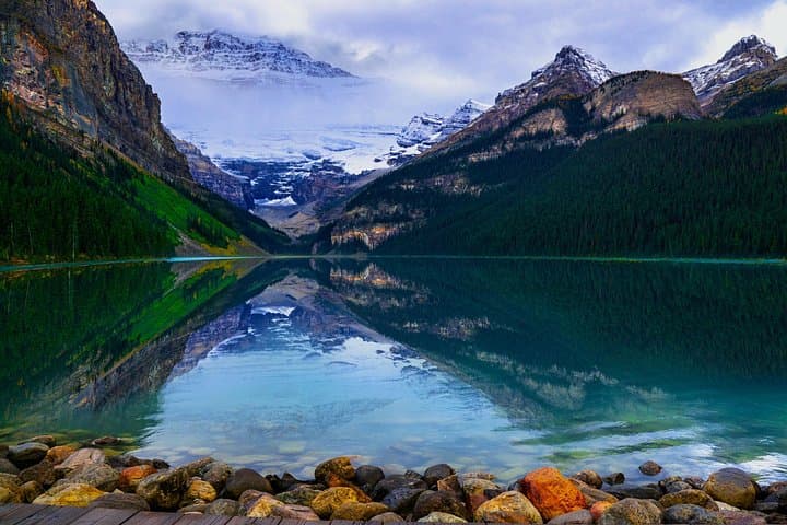 Calgary to Lake Louise, Moraine & Emerald Lake: Day Trip Guide photo 2