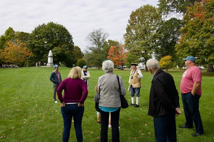 Battle Green Walking Tour: Historic Lexington Green Guided Tour in Colonial Dress photo 4