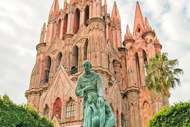 Cheese and Wine Route: Opal Mines, Vineyards & San Miguel de Allende Tour photo 6