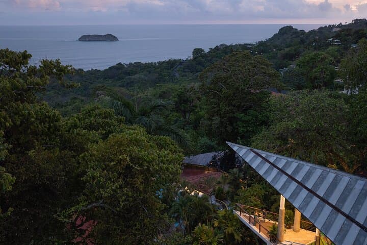 Manuel Antonio Photography Session: Beach & Jungle Photo Shoot in Quepos