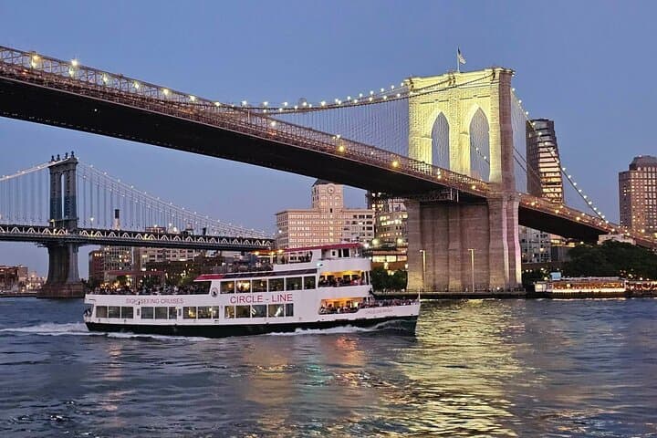 Harbor Lights Cruise: Circle Line 2-Hour NYC Evening Sightseeing photo 3