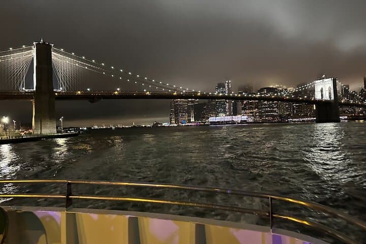 Harbor Lights Cruise: Circle Line 2-Hour NYC Evening Sightseeing photo 5