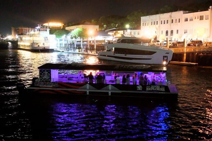 Savannah River Street Karaoke Cruise: Nighttime Riverboat Sing-Along photo 3