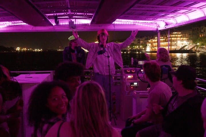 Savannah River Street Karaoke Cruise: Nighttime Riverboat Sing-Along