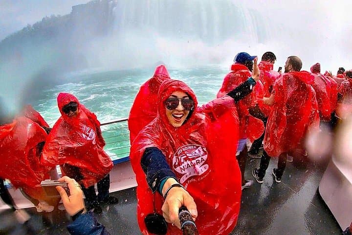 Niagara Falls Cruise & Scenic Walk: Boat into the Mist and Gorge Views photo 3