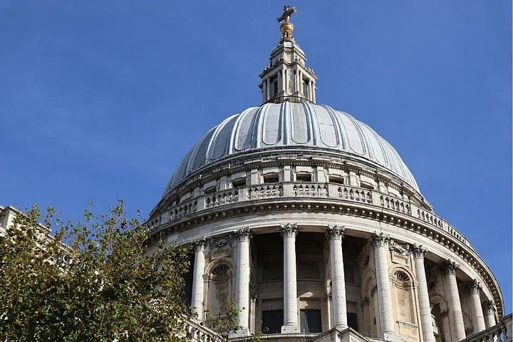Classic London Tour: Private Black Cab Sightseeing of Westminster, Buckingham & the Thames photo 2