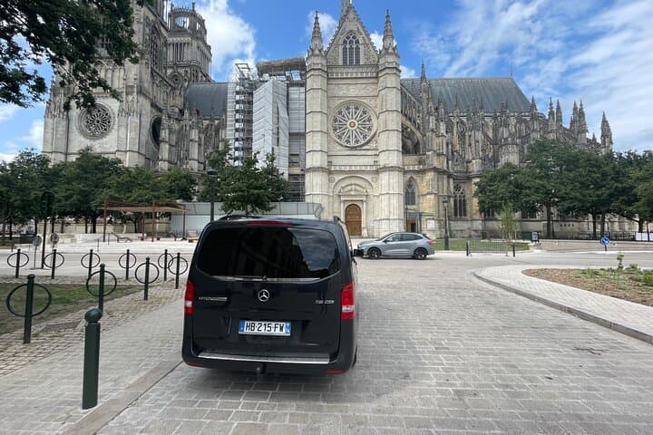 Private Loire Valley Castles Day Trip from Paris — Customizable Château Tour photo 5