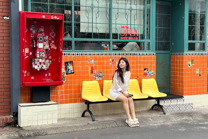 Explore Saigon in a Day: Hidden Alleys, Thao Dien & Landmark 81