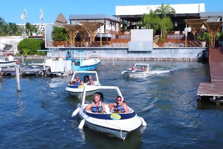 Drive a Speedboat and Snorkel Ángel Reef in Cancún's Nichupté Lagoon photo 2