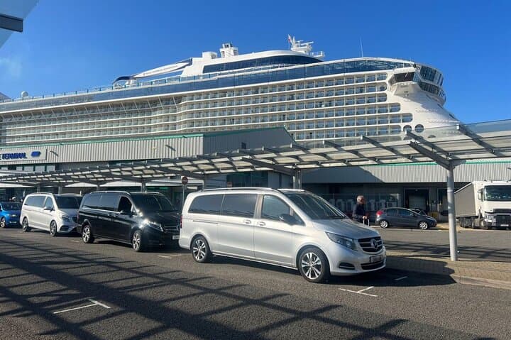 Auckland Downtown Hotel Transfers to/from Cruise Ship — Minivan Shuttle Guide photo 2