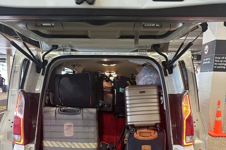 Auckland Downtown Hotel Transfers to/from Cruise Ship — Minivan Shuttle Guide photo 4