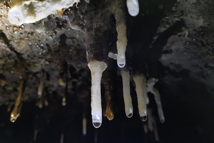 Yangshuo Bamboo Rafting & Moon Water Cave Day Tour — Yulong River Adventure photo 4