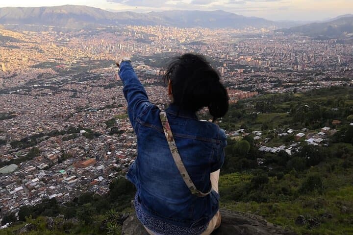 Medellin from Above and Inside: Picacho Night Viewpoint Tour photo 2